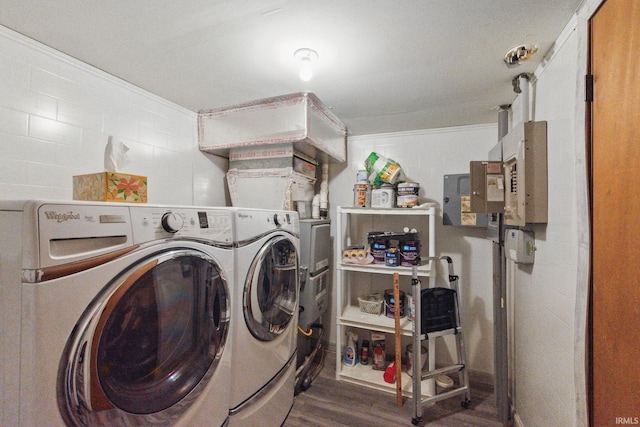 7956 N 225 W, Delphi, IN 46923 - washroom with wood finished floors and washing machine and clothes dryer