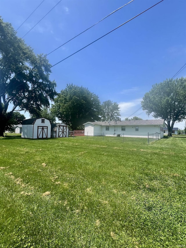 509 E Vincennes St, Orleans, IN 47452 - view of green lawn