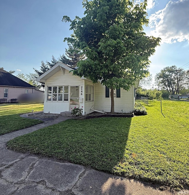 2146 N 20th St, Terre Haute, IN 47804 - view of front of home with a front yard
