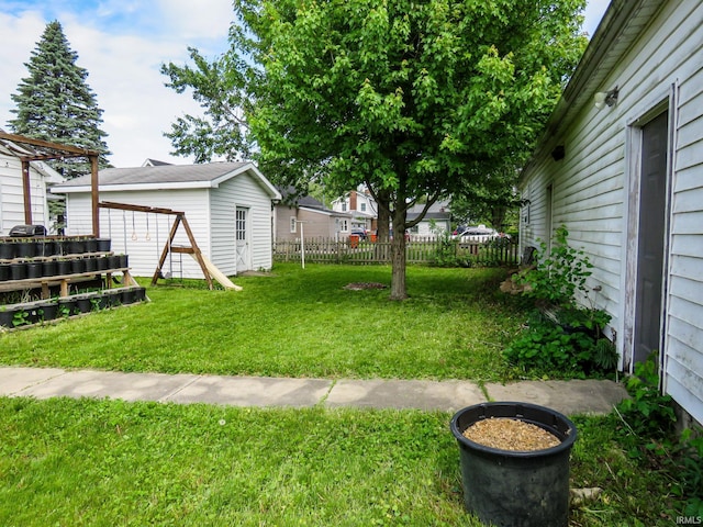 302 E Main St, Swayzee, IN 46986 - view of yard with an outbuilding