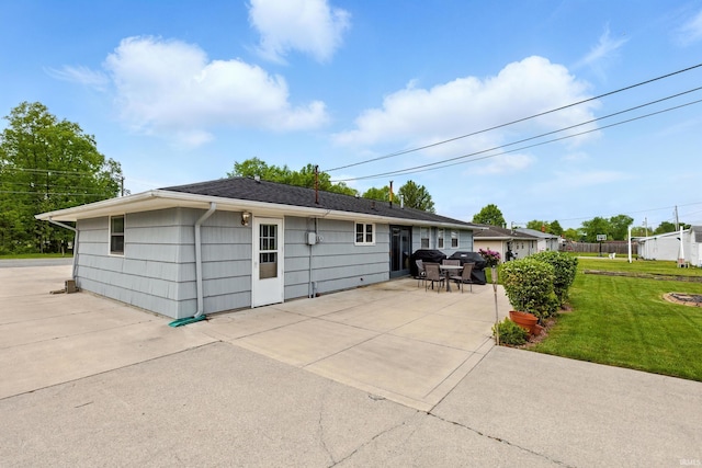 7205 Eby Rd, Fort Wayne, IN 46835 - view of front of home with a patio area and a front lawn