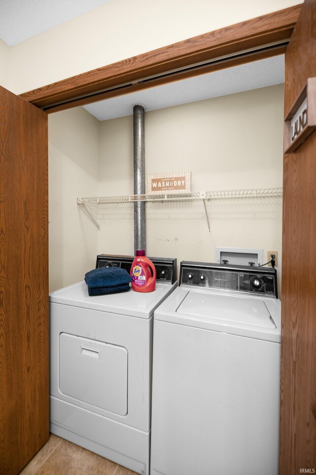 1600 Blue Heron Way S, Bend, IN 46628 - laundry area with washing machine and dryer