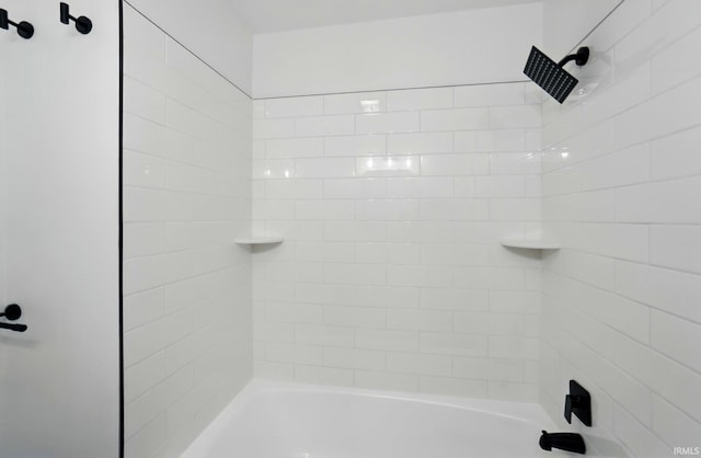 3560 Sandpoint Rd, Fort Wayne, IN 46809 - full bath featuring shower / tub combination