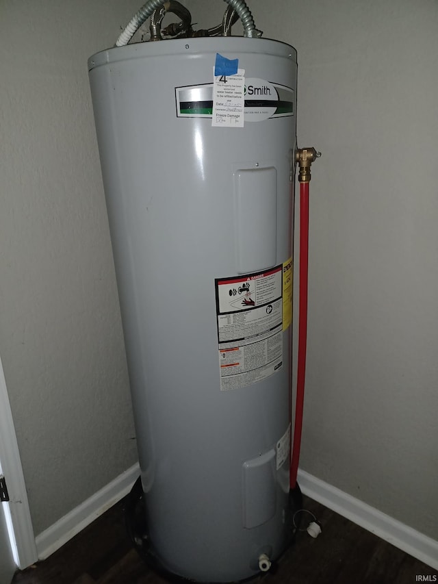 4020 N Fourth Ave, Evansville, IN 47711 - utility room with electric water heater