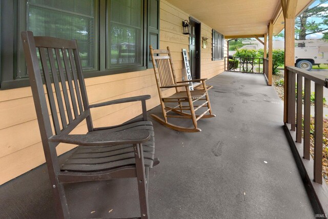 103 Ironwood Ave, Kendallville, IN 46755 - view of covered porch