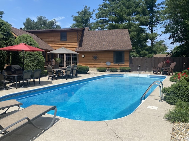 103 Ironwood Ave, Kendallville, IN 46755 - view of swimming pool with a patio area