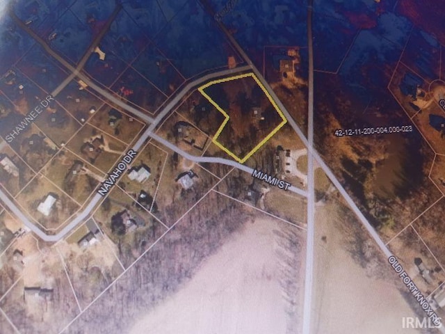 2347 E Navaho Dr, Vincennes, IN 47591 - aerial overview of property's location with property boundaries highlighted