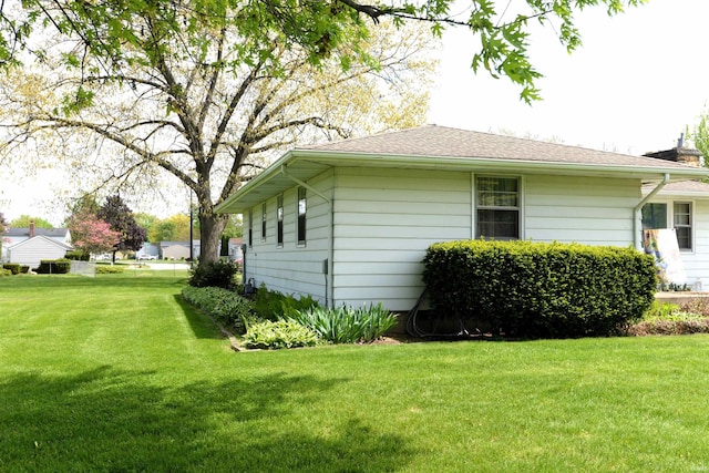 328 N Harding Ave, Mishawaka, IN 46544 - view of side of property featuring a lawn