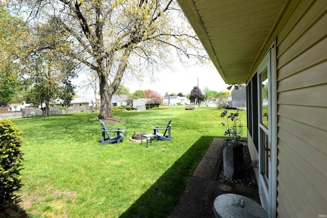 328 N Harding Ave, Mishawaka, IN 46544 - view of yard featuring a fire pit