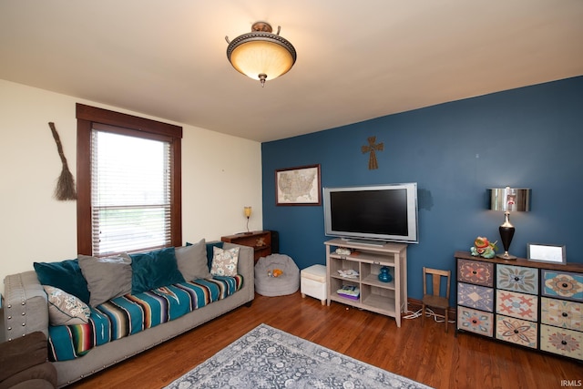 1422 Virginia St, Lafayette, IN 47905 - living area with wood finished floors