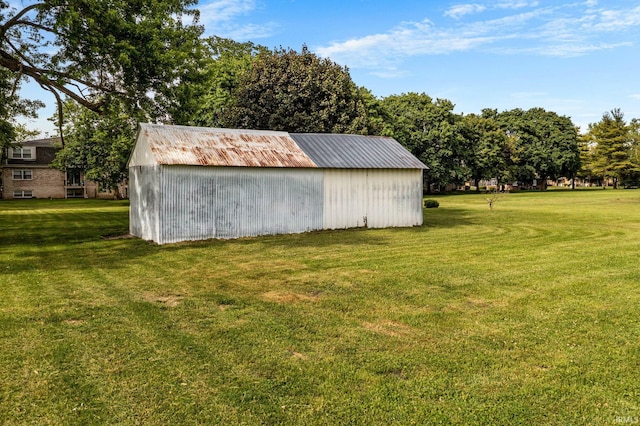 1212 Michigan Ave, Mishawaka, IN 46544 - view of pole building featuring a lawn