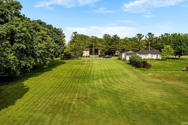 1212 Michigan Ave, Mishawaka, IN 46544 - view of green lawn