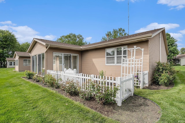 5843 Durham Ct, South Bend, IN 46614 - view of rear view of property