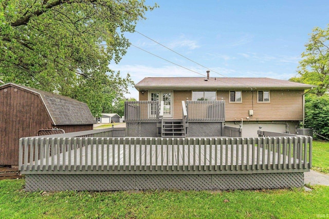 1024 Tulip Tree Rd, Fort Wayne, IN 46825 - rear view of property with a deck