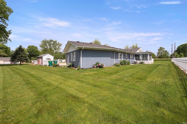 404 S Maple St, Greentown, IN 46936 - view of yard with a sunroom