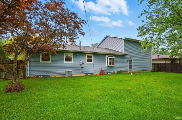 5415 Cranston Ave, Fort Wayne, IN 46835 - back of house with cooling unit