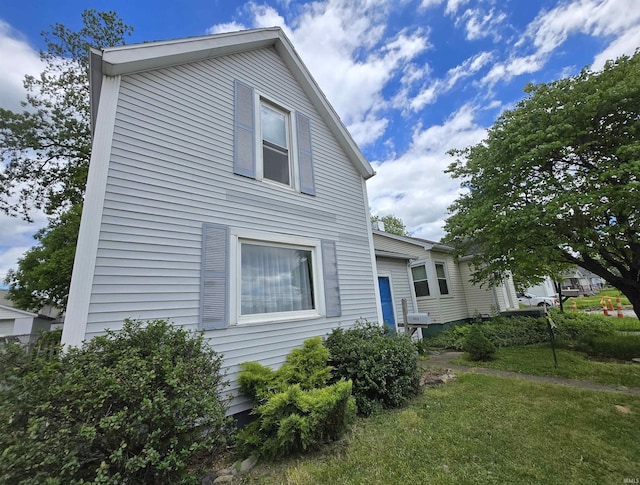 3403 Corbierre Ave, Evansville, IN 47712 - view of front facade with a front lawn