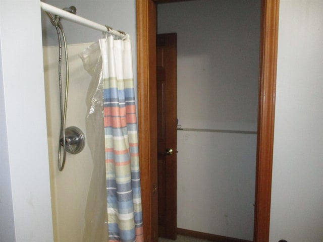 22715 Fair Oaks Ct, Elkhart, IN 46514 - full bath with curtained shower