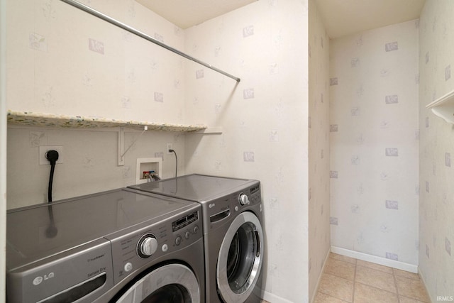 3260 E Sherman St, Columbia City, IN 46725 - laundry room with washing machine and clothes dryer and baseboards