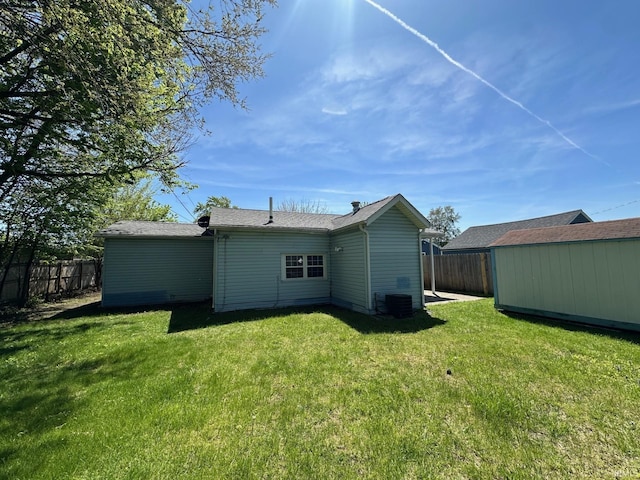 2118 Homewood Ave, Mishawaka, IN 46544 - rear view of house featuring an outbuilding