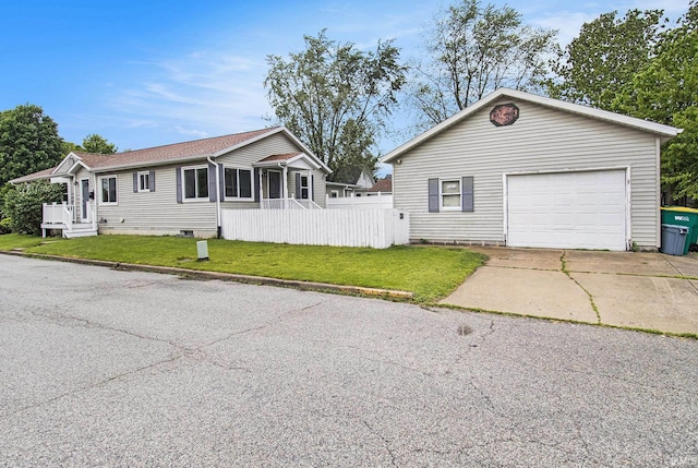 724 E Mishawaka Ave, Mishawaka, IN 46545 - single story home with crawl space and concrete driveway