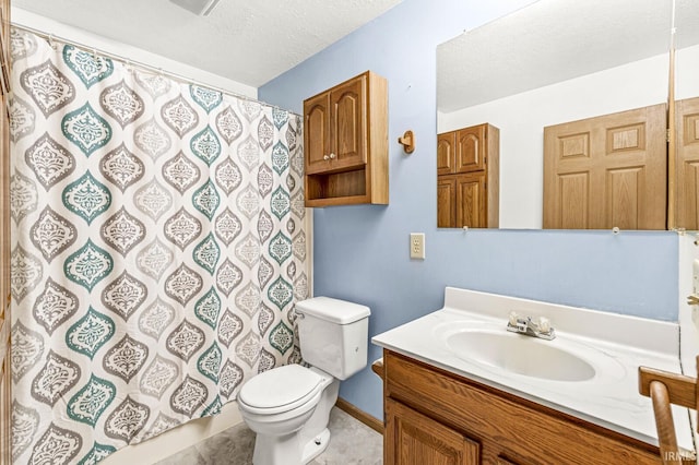 7205 N 1150 W, Shipshewana, IN 46565 - bathroom with vanity, toilet, curtained shower, and a textured ceiling