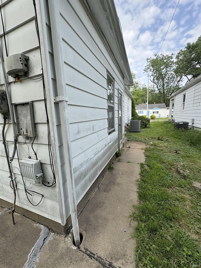 1713 E Illinois St, Evansville, IN 47711 - view of home's exterior featuring central air condition unit