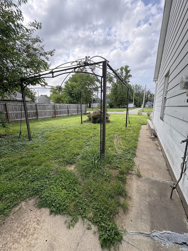 1713 E Illinois St, Evansville, IN 47711 - view of yard