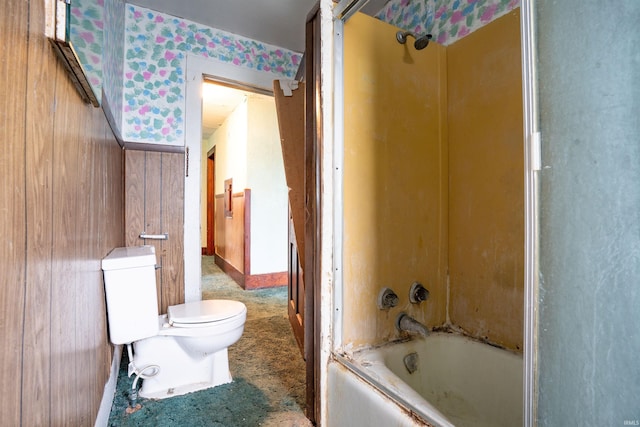 104 S Cowen St, Garrett, IN 46738 - full bathroom featuring toilet, shower / bath combination, and wallpapered walls