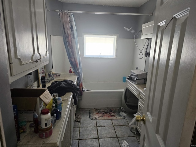 58 E 5th St, Peru, IN 46970 - full bath with shower / bath combo