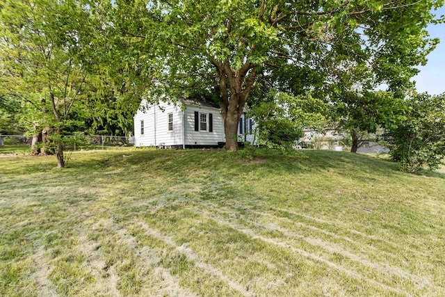 112 W Monroe St, Alexandria, IN 46001 - view of yard