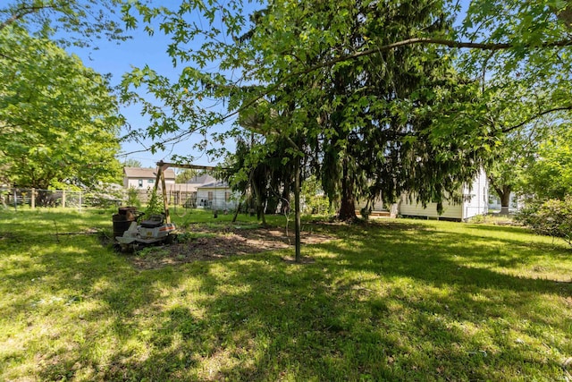 112 W Monroe St, Alexandria, IN 46001 - view of yard