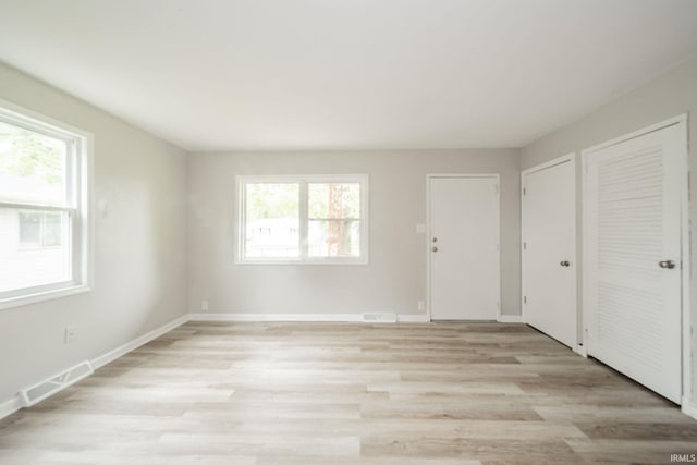 2726 Apache Dr, Anderson, IN 46012 - foyer featuring light wood-style flooring and baseboards