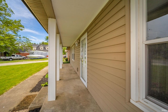 6863 W Jennifer Ct, Greenfield, IN 46140 - porch with a yard