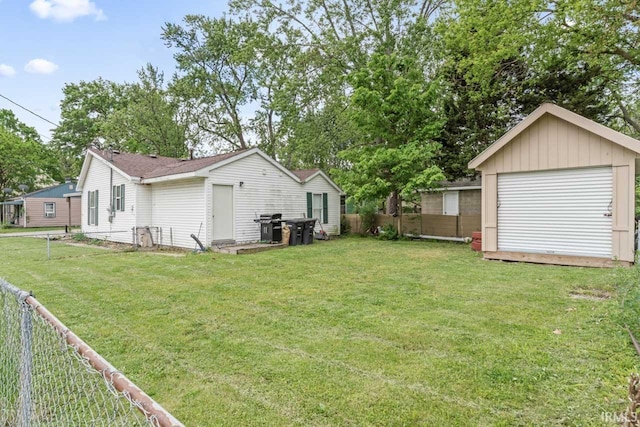 2320 Rogers St, Lafayette, IN 47905 - view of yard with an outdoor structure