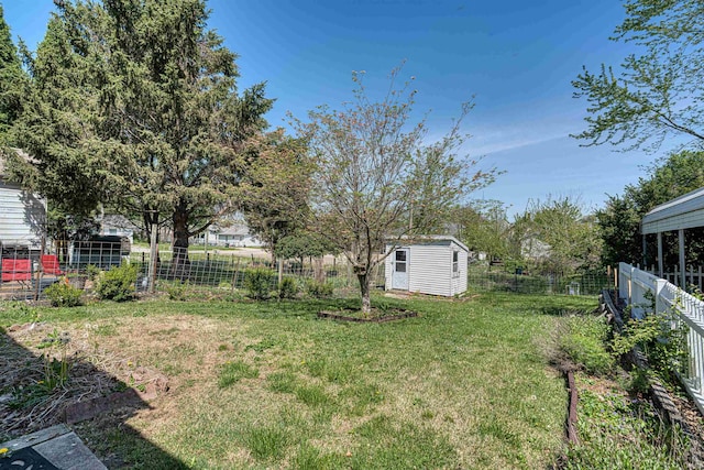 517 W Locust St, Boonville, IN 47601 - view of yard