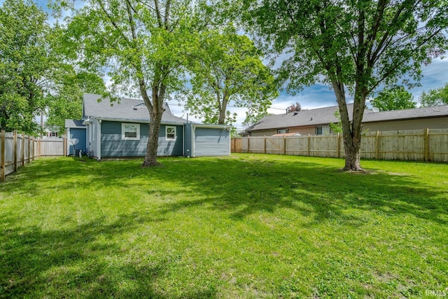 355 Blinn Ave, Frankfort, IN 46041 - view of yard