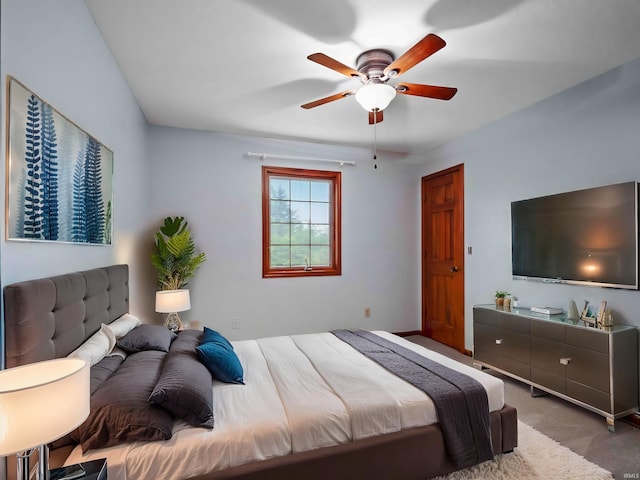 9826 Flag Stone Pl, Fort Wayne, IN 46804 - bedroom with ceiling fan