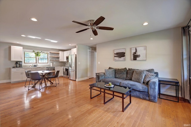 3231 N Kingsley Dr, Bloomington, IN 47404 - living area featuring a ceiling fan, light wood-style floors, baseboards, and recessed lighting