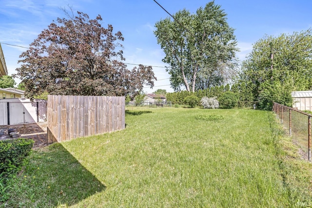5023 Cedarwood Ln, South Bend, IN 46619 - view of yard