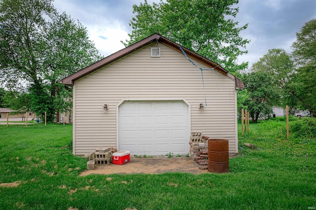 210 S E St, Oakland City, IN 47633 - view of detached garage