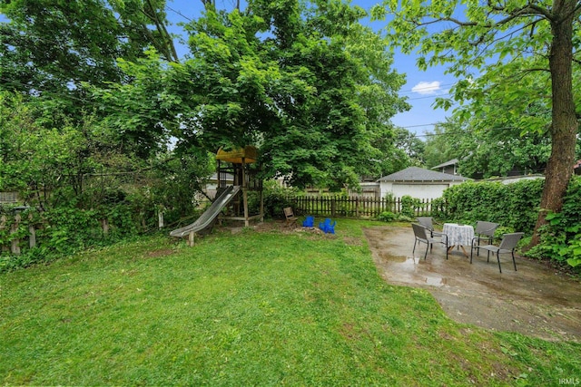 214 Tonti St, South Bend, IN 46617 - view of yard with a patio