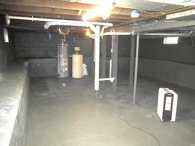 712 Hubbard St, Mishawaka, IN 46544 - unfinished basement with gas water heater