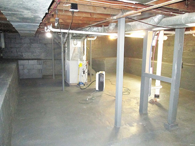 712 Hubbard St, Mishawaka, IN 46544 - unfinished below grade area with heating unit