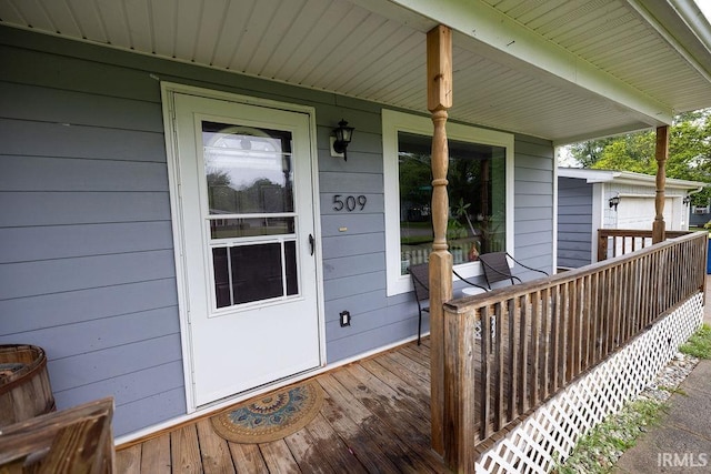 509 N Mckenzie St, Muncie, IN 47304 - view of wooden porch