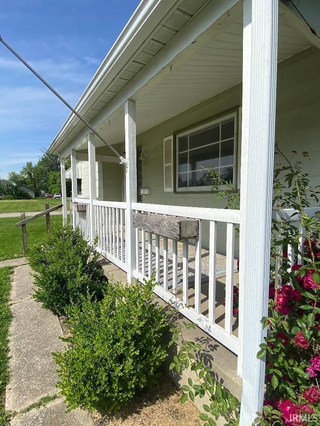 589 2nd St NW, Linton, IN 47441 - view of property exterior featuring a porch