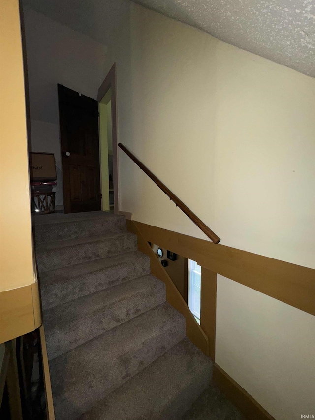 417 S Elliott St, Muncie, IN 47305 - view of stairway