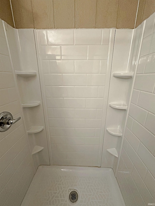 402 Sheridan St, Loogootee, IN 47553 - full bathroom with a tile shower