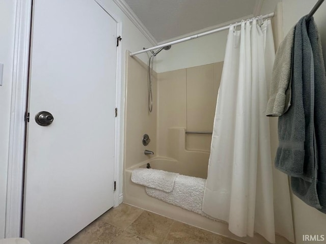 10704 Longwood Dr, Fort Wayne, IN 46845 - bathroom featuring shower / bathtub combination with curtain