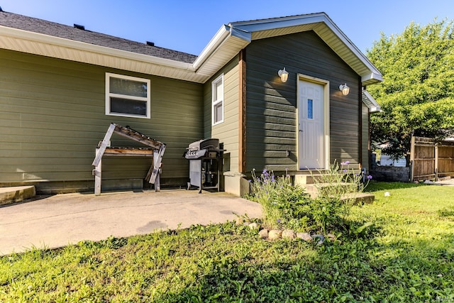 1804 W 14th St, Muncie, IN 47302 - rear view of property featuring a patio area
